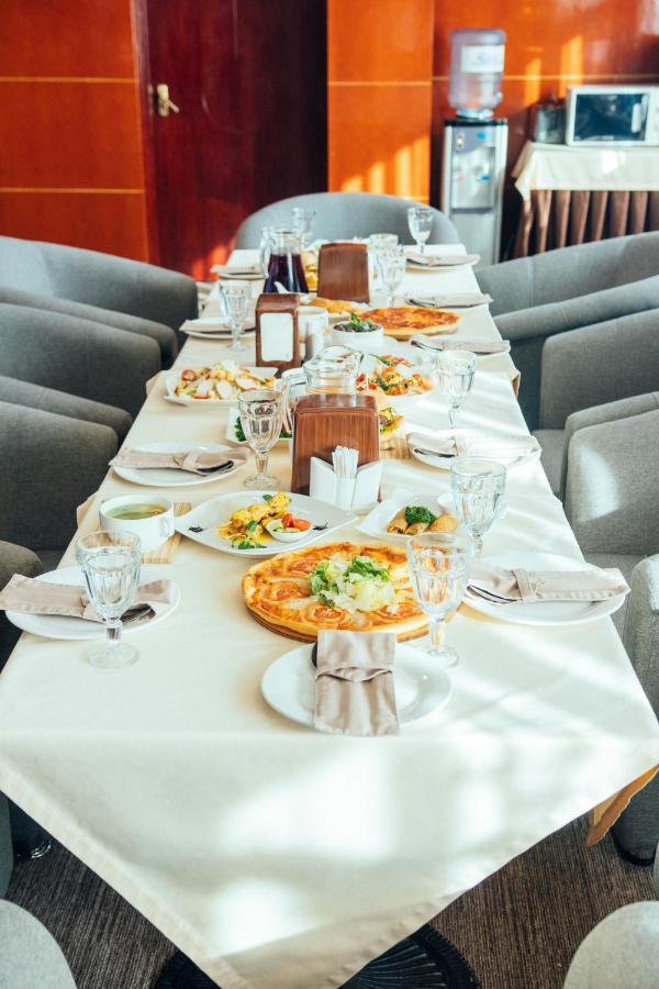 Renion Residence Hotel Almaty Esterno foto