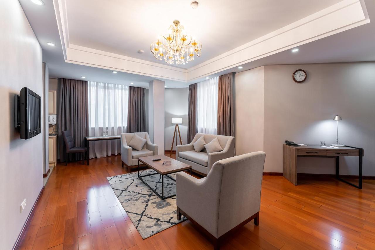 Renion Residence Hotel Almaty Esterno foto