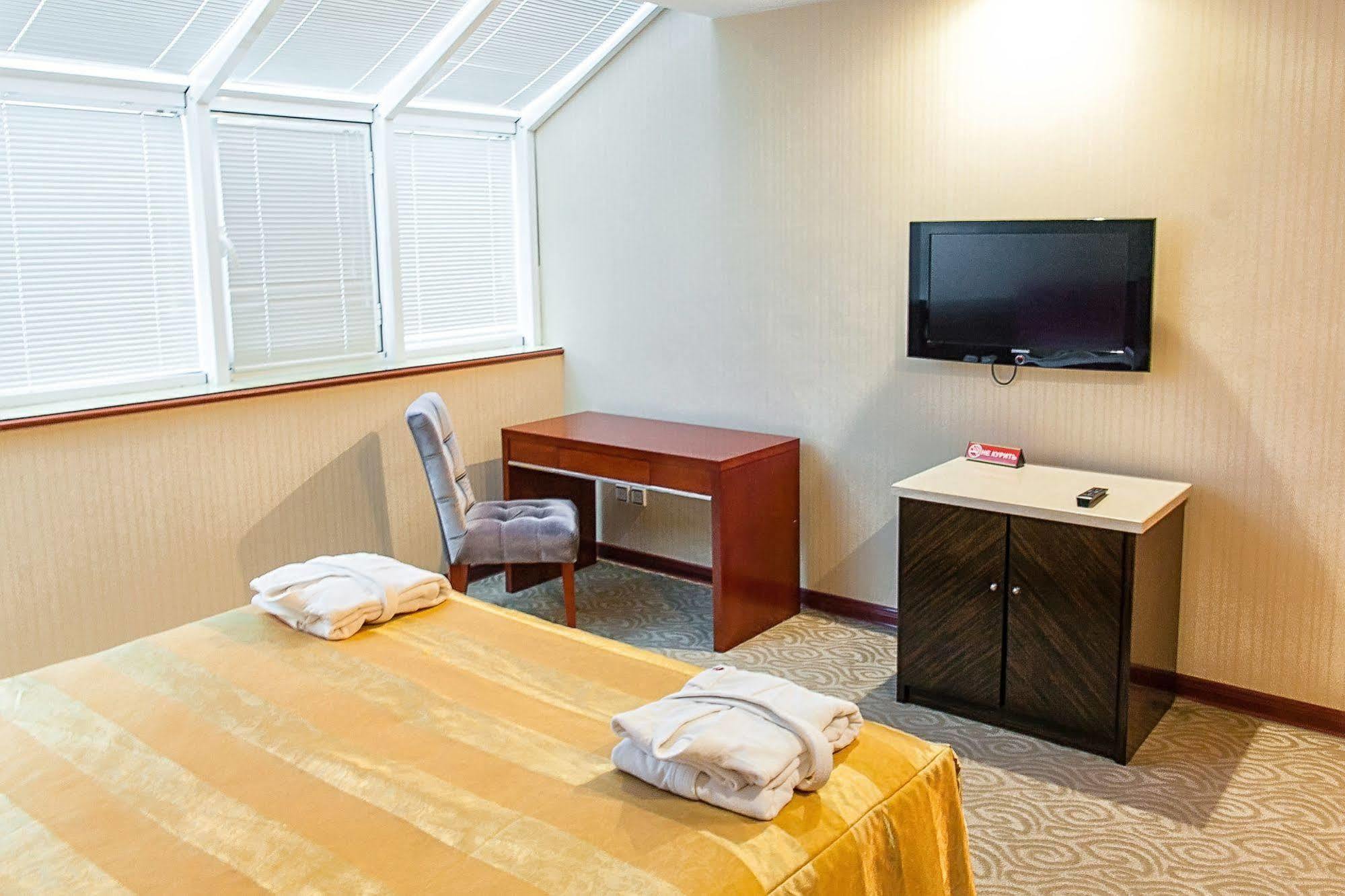 Renion Residence Hotel Almaty Esterno foto