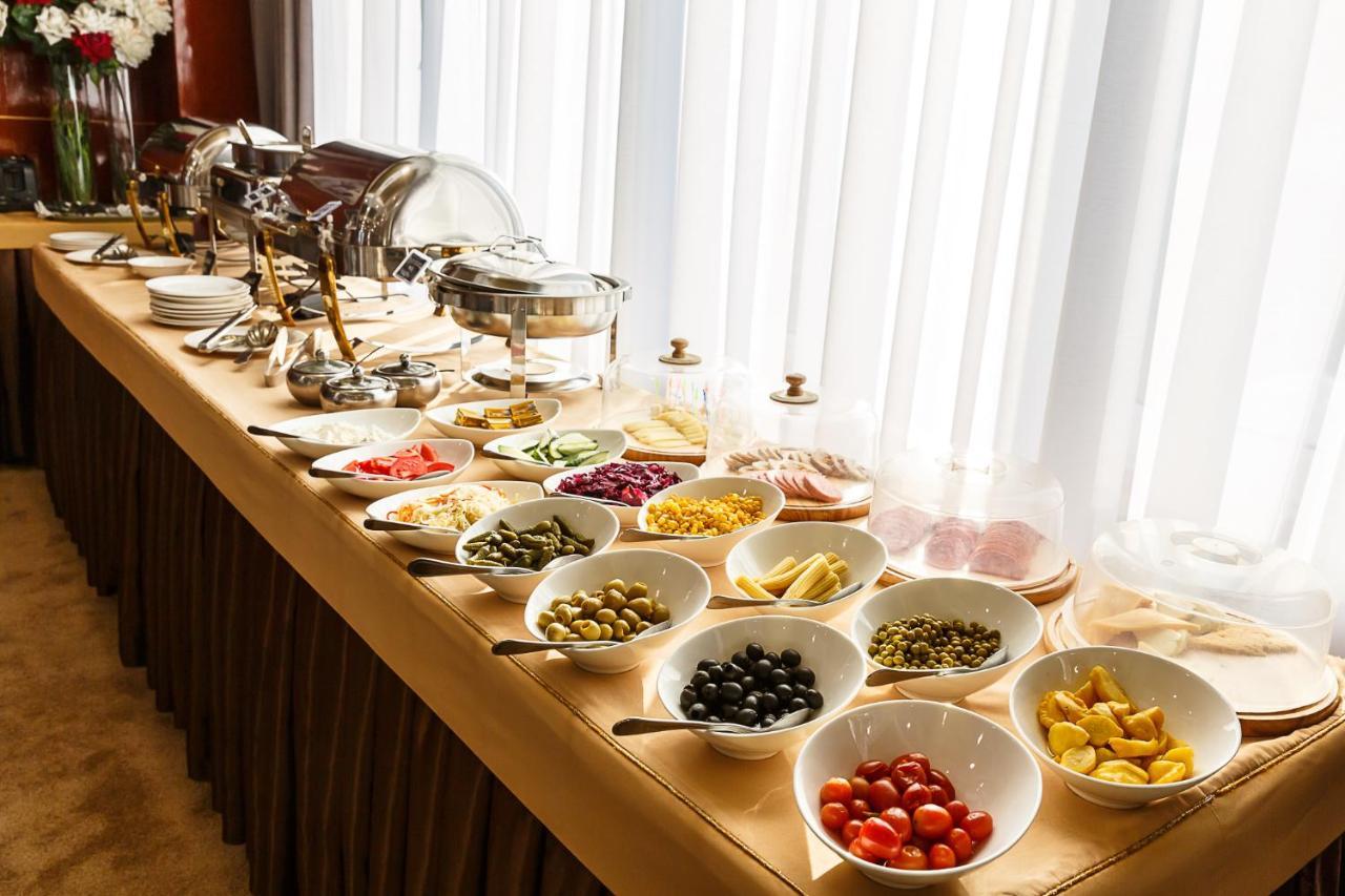 Renion Residence Hotel Almaty Esterno foto