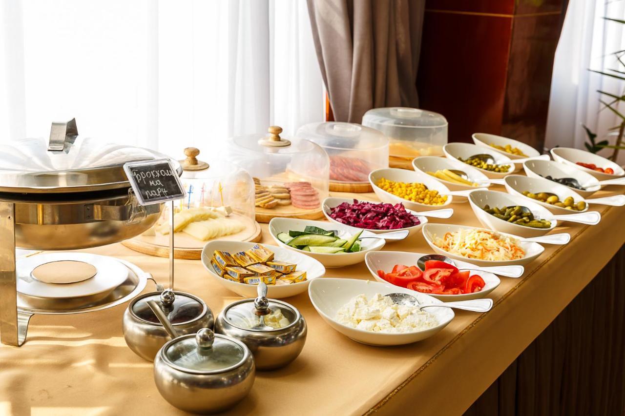Renion Residence Hotel Almaty Esterno foto