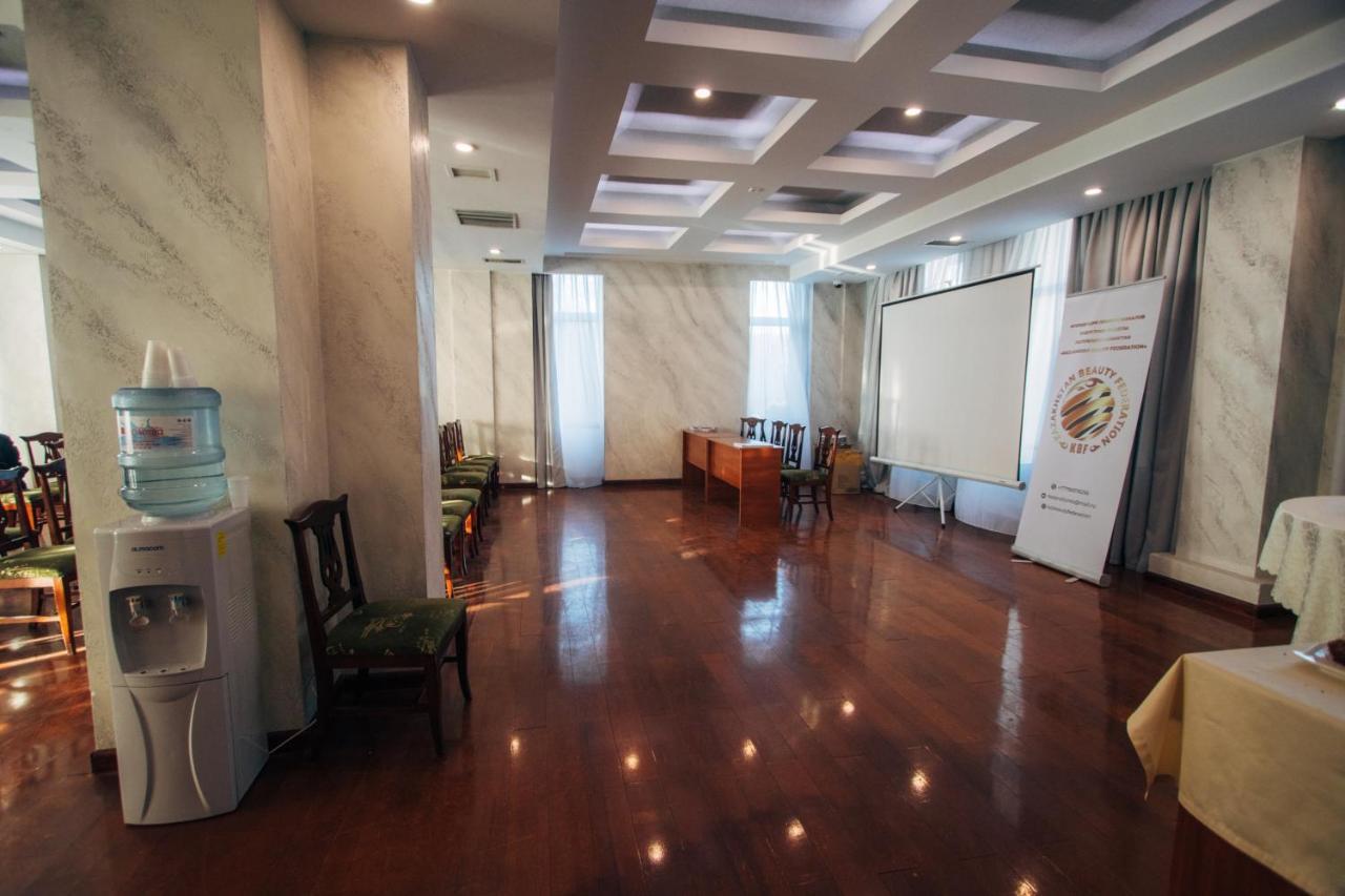 Renion Residence Hotel Almaty Esterno foto